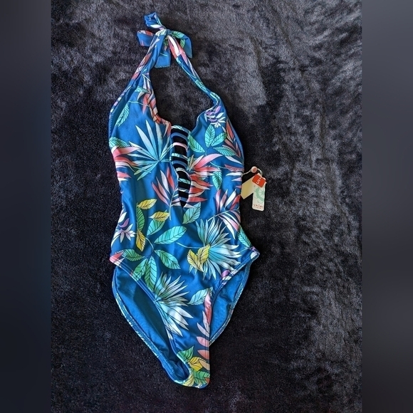 One Piece Swim Suit - Picture 3 of 9